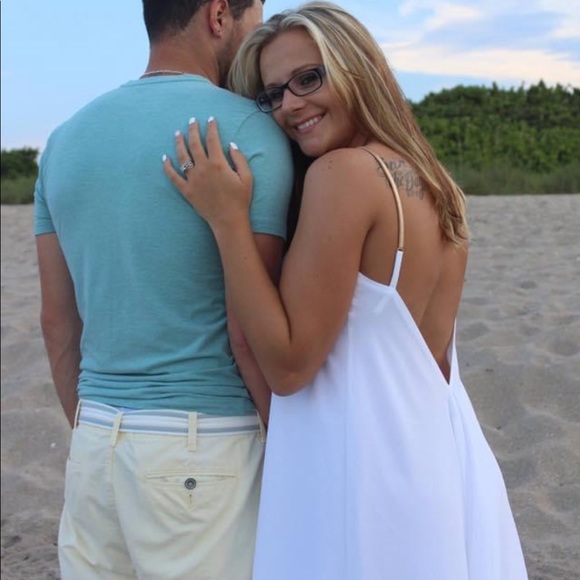 Express white dress. Absolutely gorgeous - Picture 2 of 7